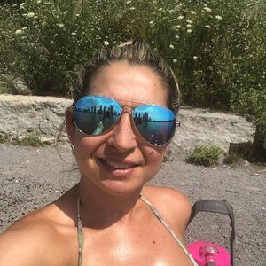 Meet your Posher, Simone